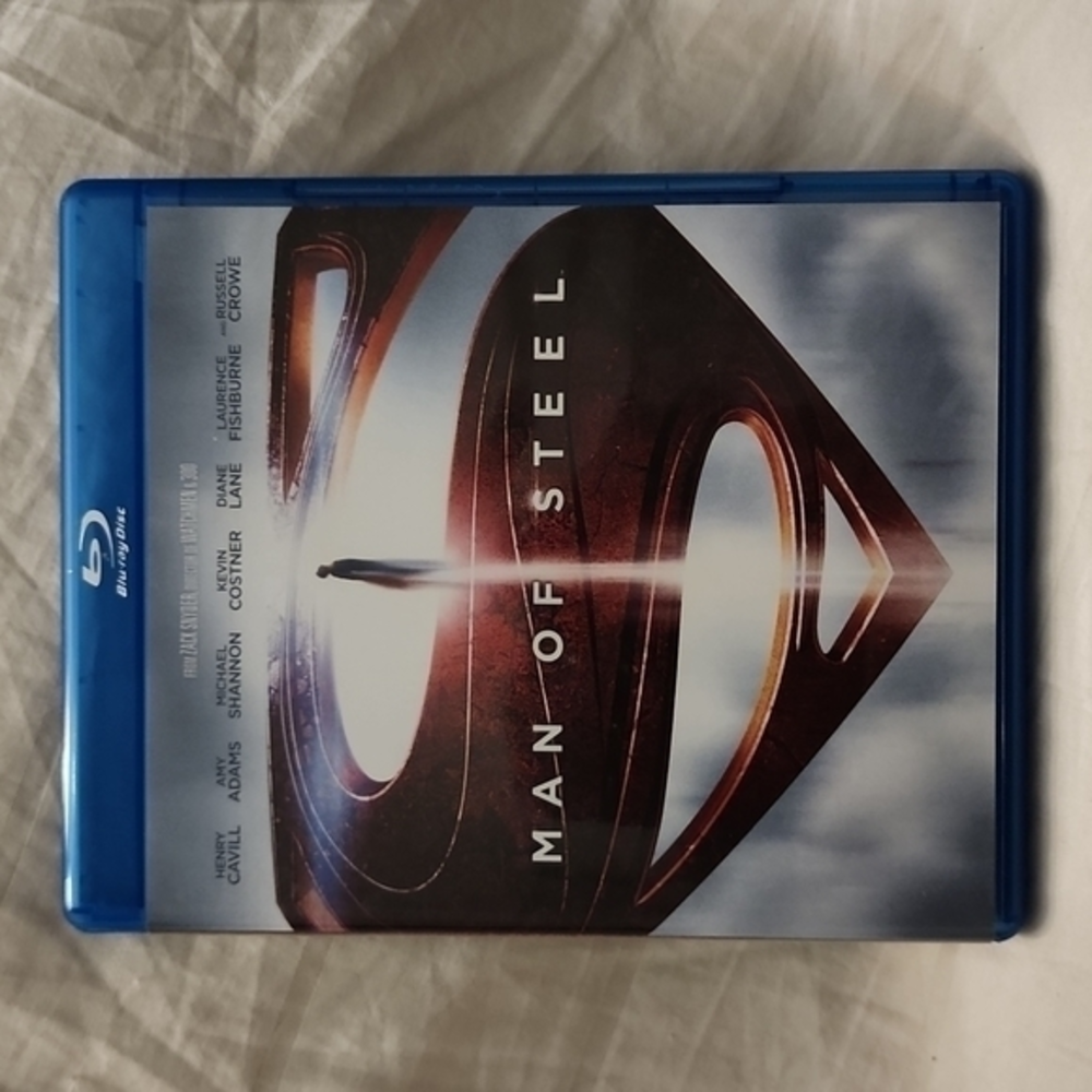 Man‎ of Steel Blu-ray and DVD Discs